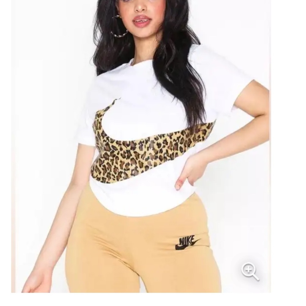 Nike Logo Cropped Cheetah Print Top